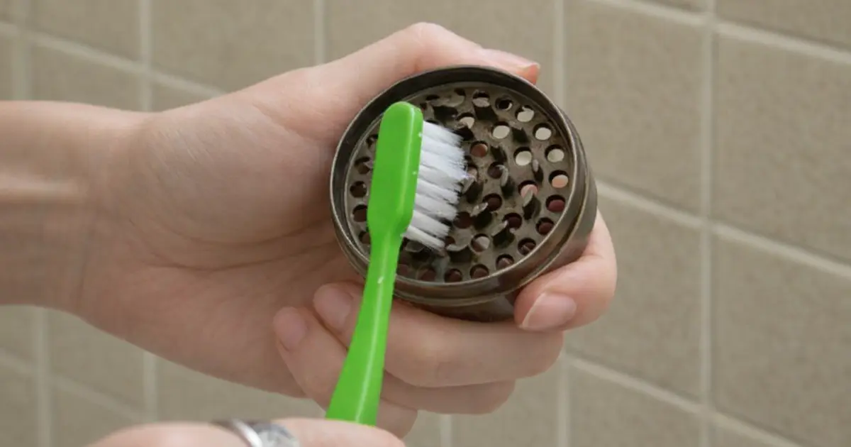 How to Clean Your Weed Grinder